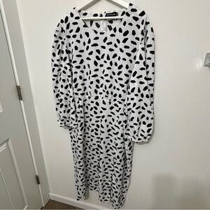 PrettyLittleThing Long Black and White Pattern Dress (Size 1X)